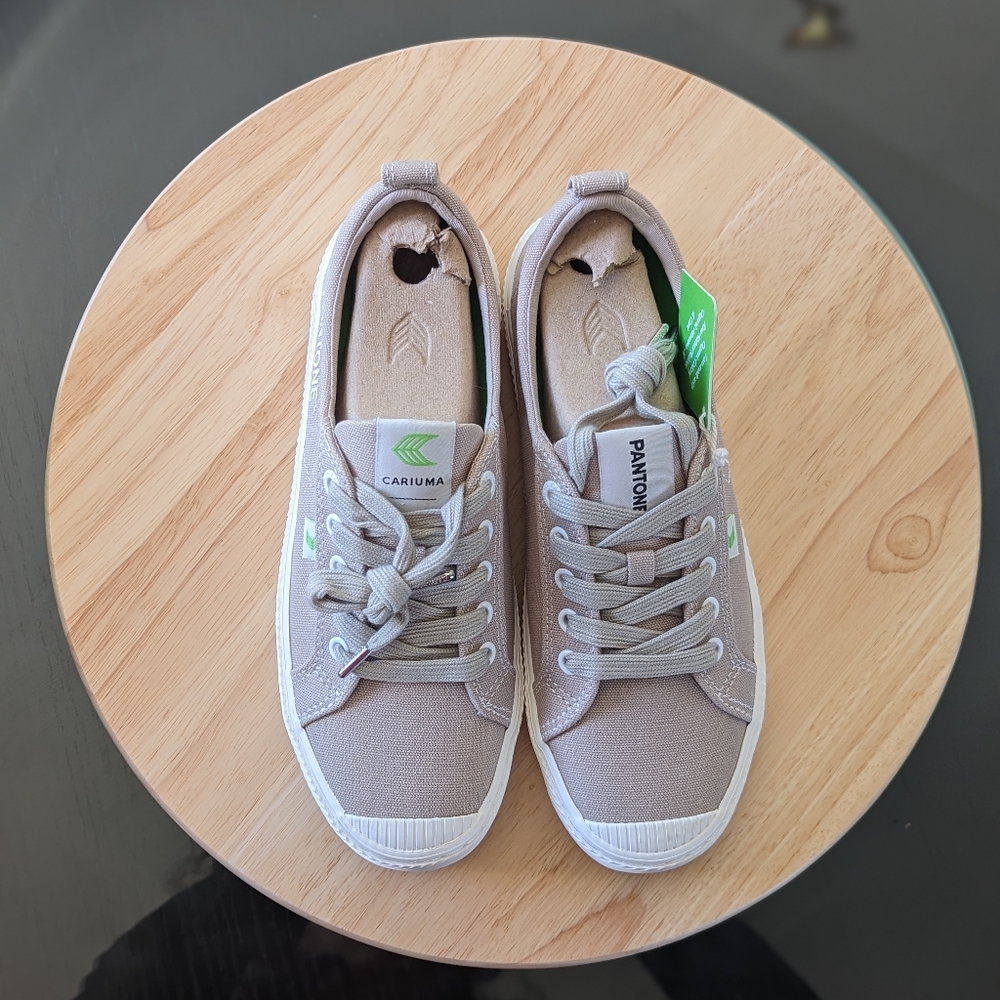 NWT Cariuma × Pantone Plaza Taupe Canvas Sneakers - Size M 6.5/W 8 - Picture 2 of 4